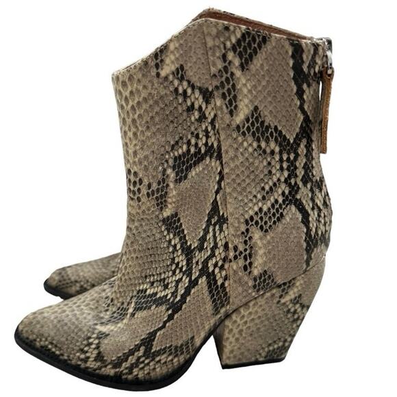 Alias Mae Western Snakeskin Ankle Cowboy Boots Rodeo Cowgirl Mobwife Block Heel - Picture 2 of 14